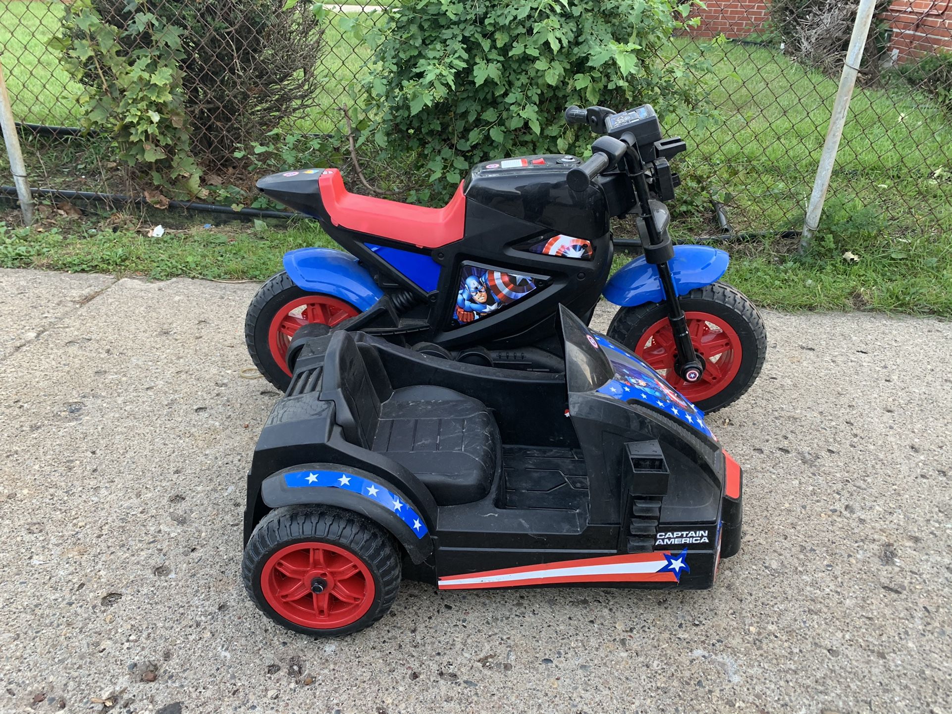 Captain America Toy Motorcycle With Sidecart (No Charger, Not Working Currently)