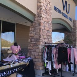 Large Group Boutique Sale At The VU In Fountain Hills