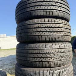 255/60r18 Goodyear Tires En Excelentes Conditiones De Vida Las 4