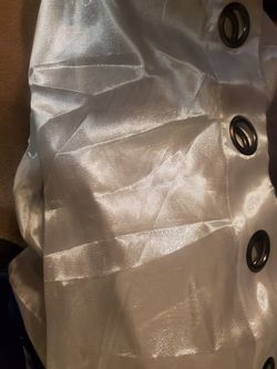 Like new beautiful silvery white sheer curtains. 4 panels 32 inch wide-84inch long