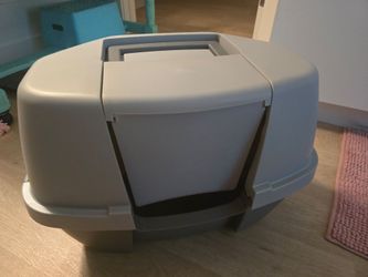NEW corner cat litter box