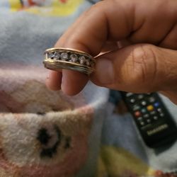 10k Mens Weddding Ring Too Bignfor Me Now Its 11/2 Karats 
