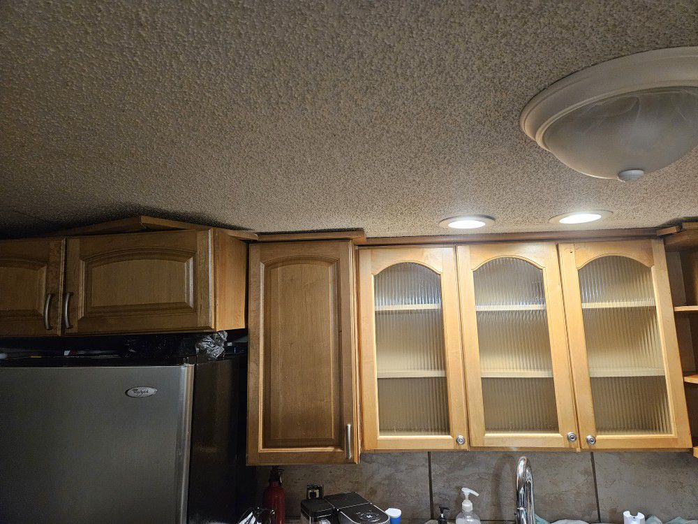 Kitchen Cabinets/ Top Only
