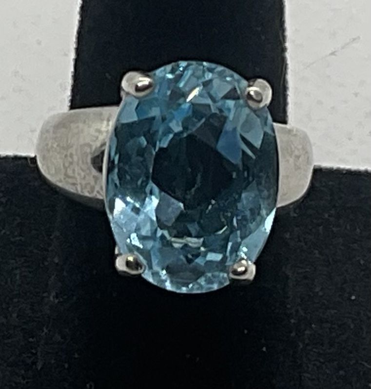 Sterling Silver & Oval Blue Topaz Size 6 3/4 Ring