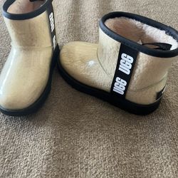 Girls Ugg Boots Size 1 Classic Clear Mini Beige