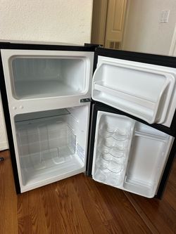 Mini refrigerator