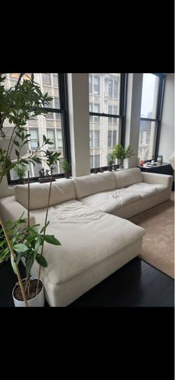 $2500 (bought for $4,500) Chaise sectional brand new !!!
