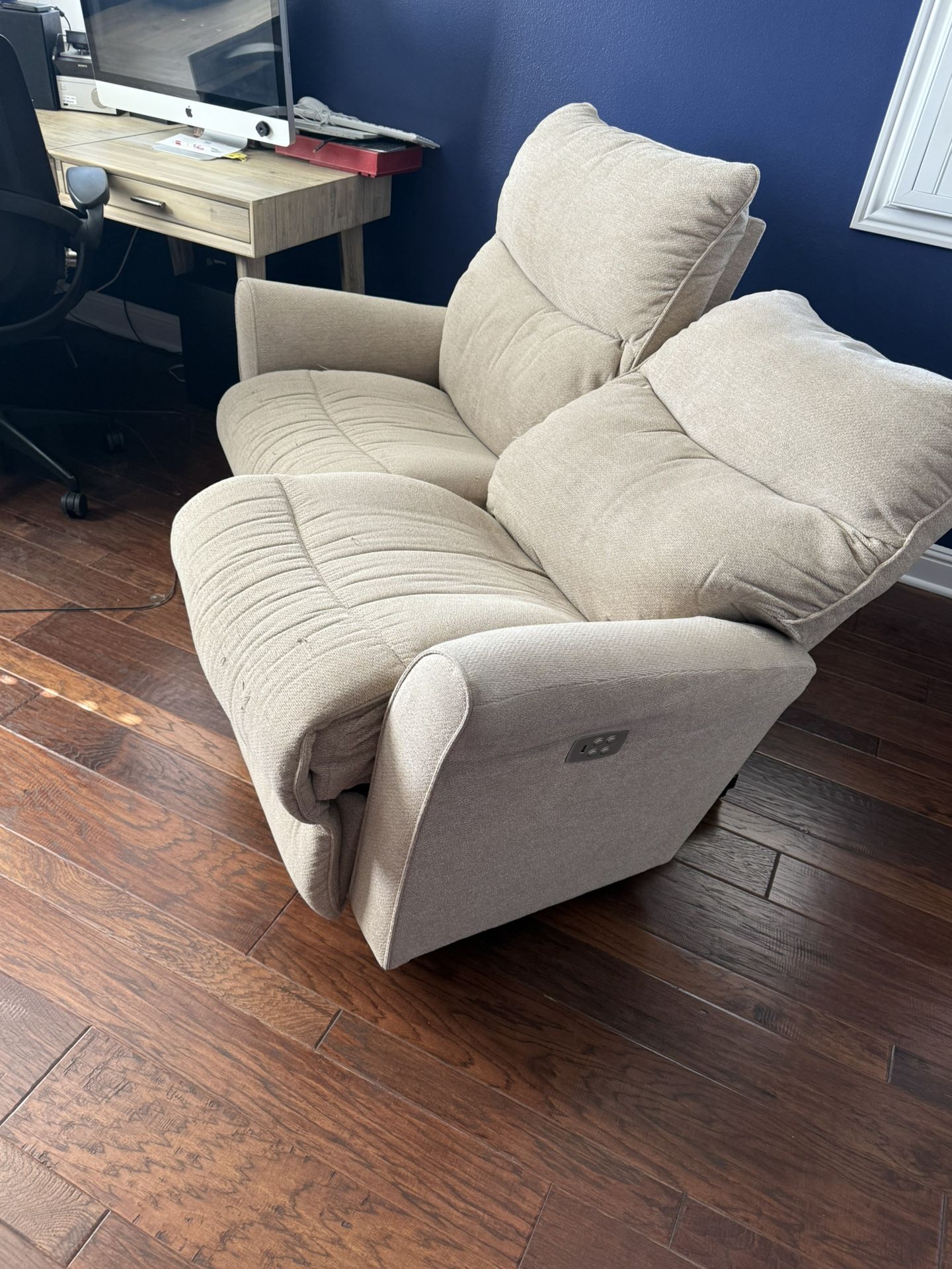 Lazy boy Electric Dual Recliner Loveseat