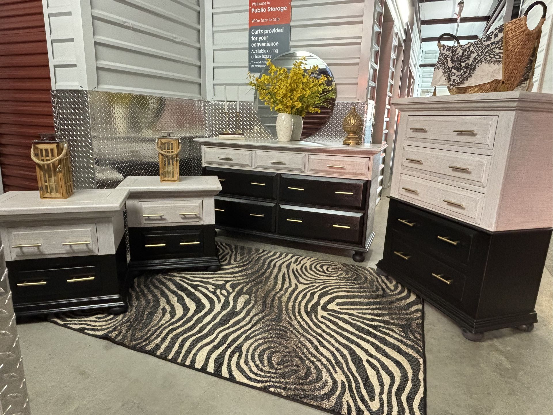 AMAZING 4 PIECE BROYHILL