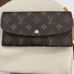 Louis Vuitton Wallet for Sale in Chino Hills, CA - OfferUp