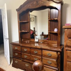 Solid Wood Queen Bedroom Set – Dresser w/ Mirror, Chest, Bed Frame & Nightstand