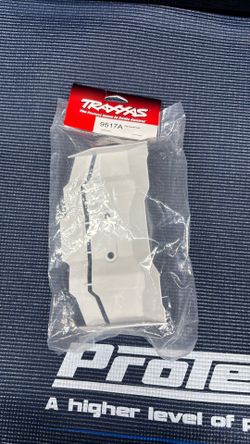 Traxxas white  Rear Wing with Hardware jato and sledge