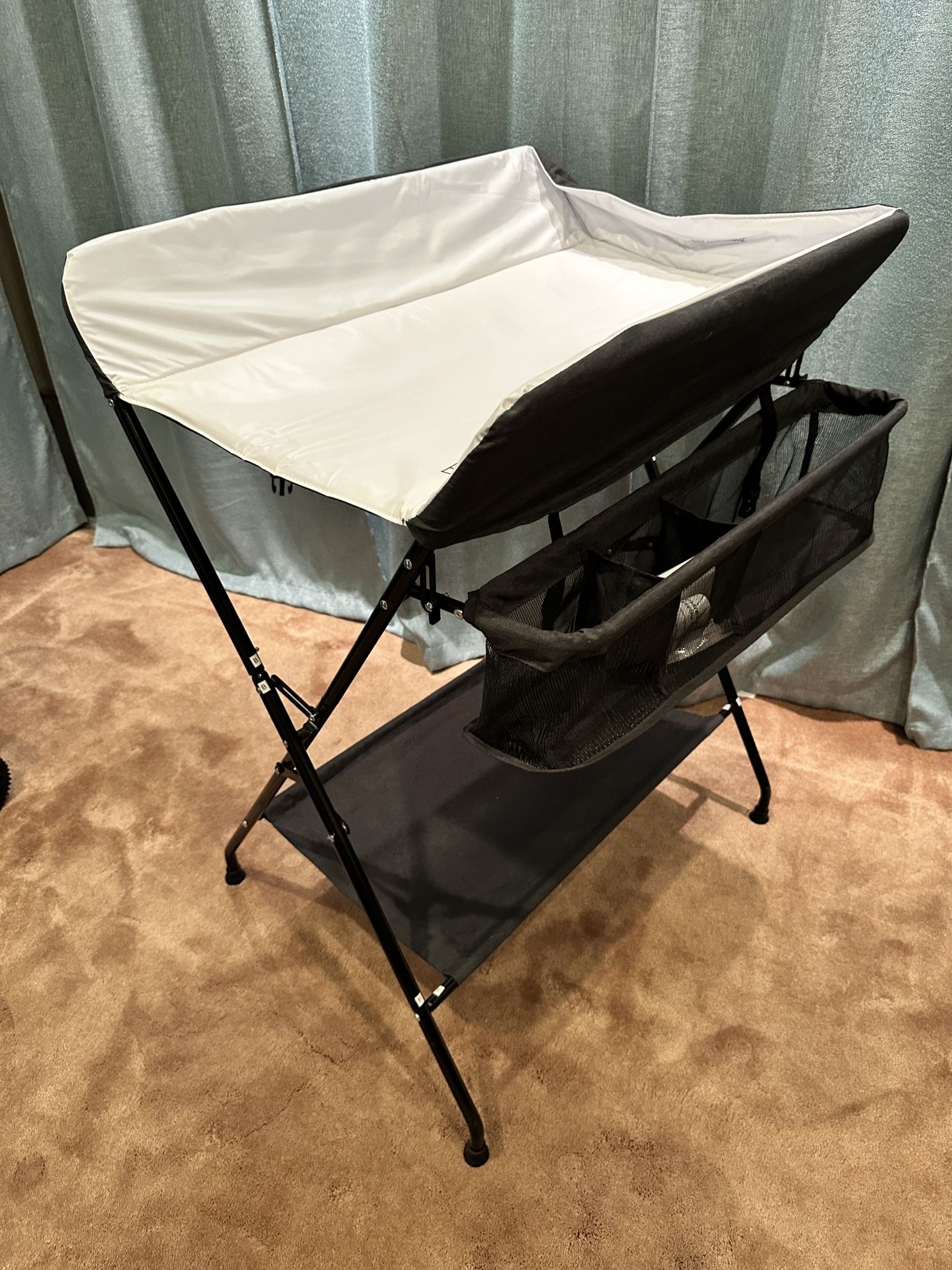 Collapsible Changing table