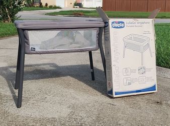 Chicco LullaGo Anywhere Portable Bassinet