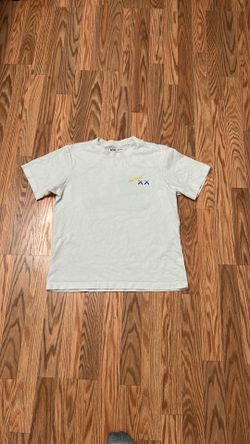 Uni clo kaws tee shirt