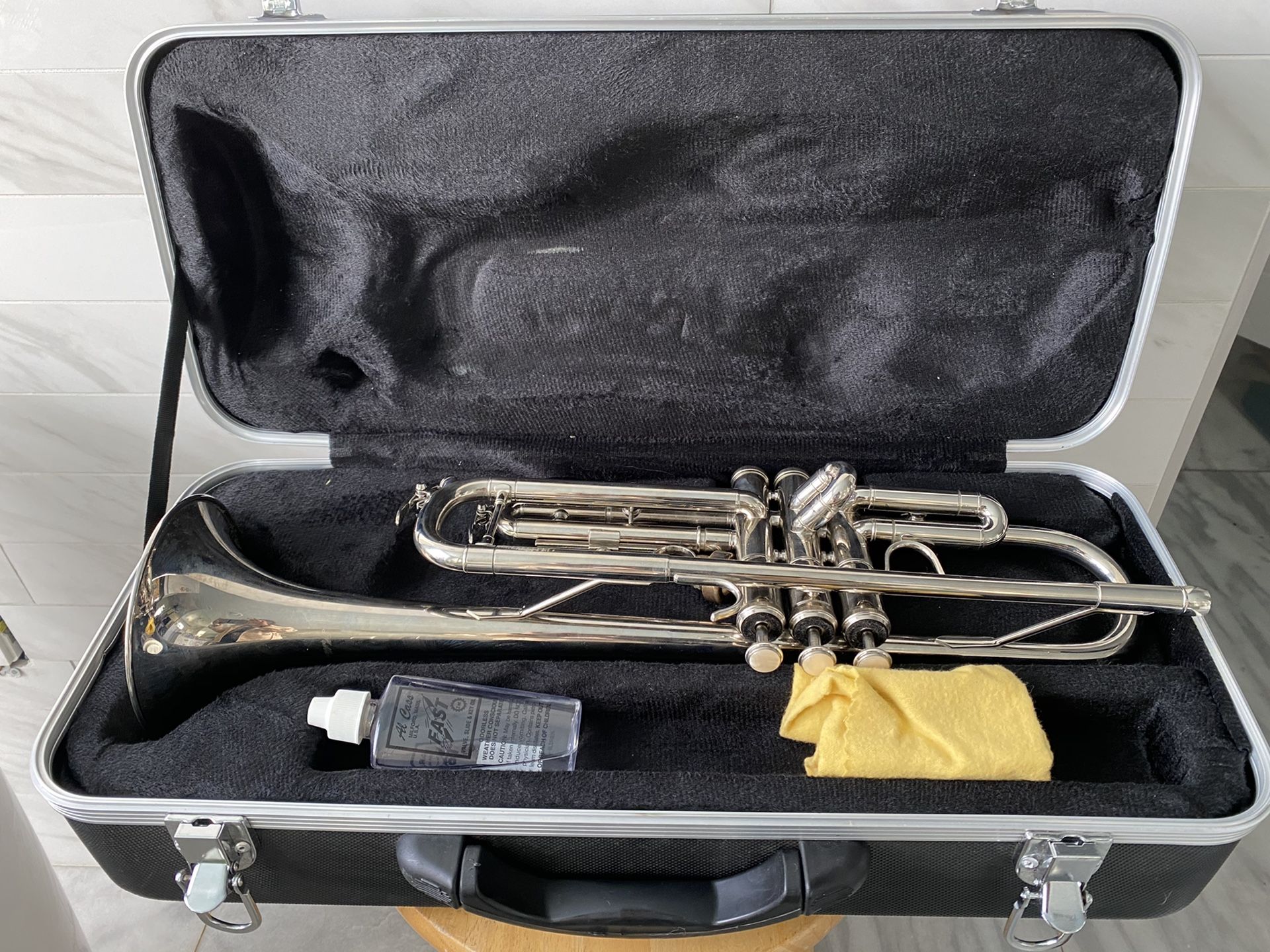 Beautiful Band Concert Silver Trumpet with Black Case