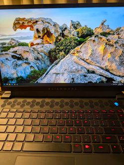 Alienware m15 R7 Gaming Laptop