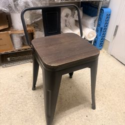 Metal Bar Stools 18 inch, Industrial Black stools with Wooden Seat