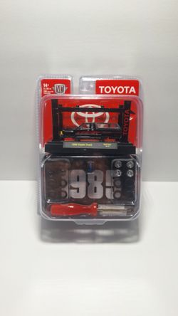 M2 Machines 1985 Toyota truck
