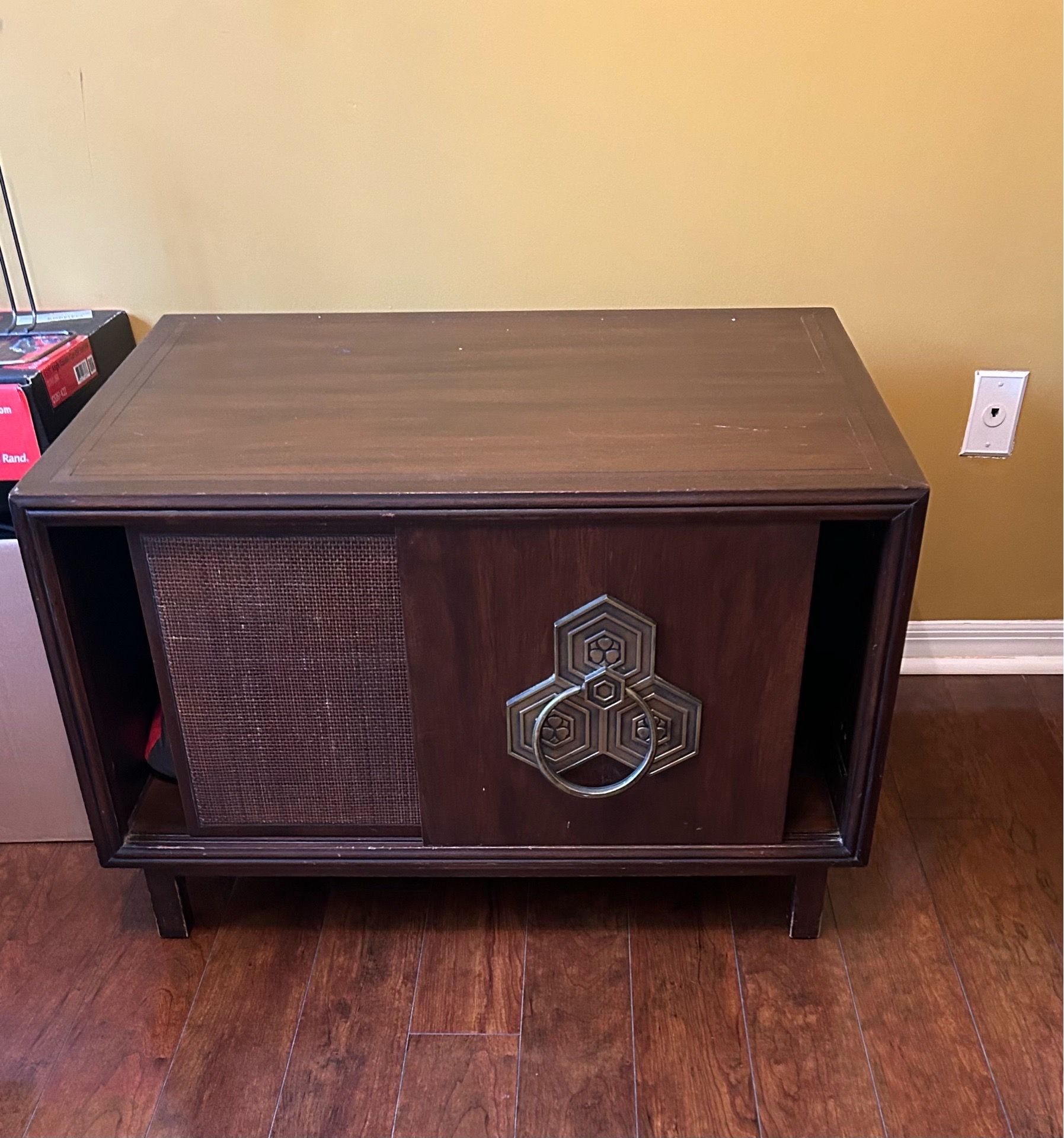 FREE - Cabinet/Tv stand