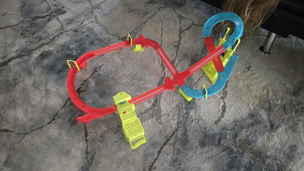 Hotwheels Car Racetrack