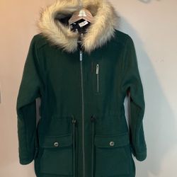 Woman’s Medium Green Parka