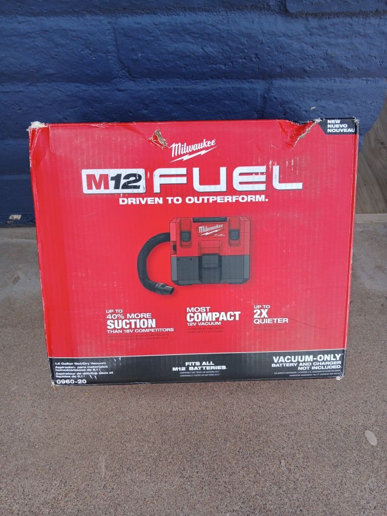VACUUM MILWAUKEE M12 TOOL ONLY 