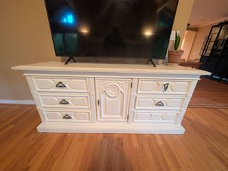 Large Dresser - Solid Wood - 9-Drawers