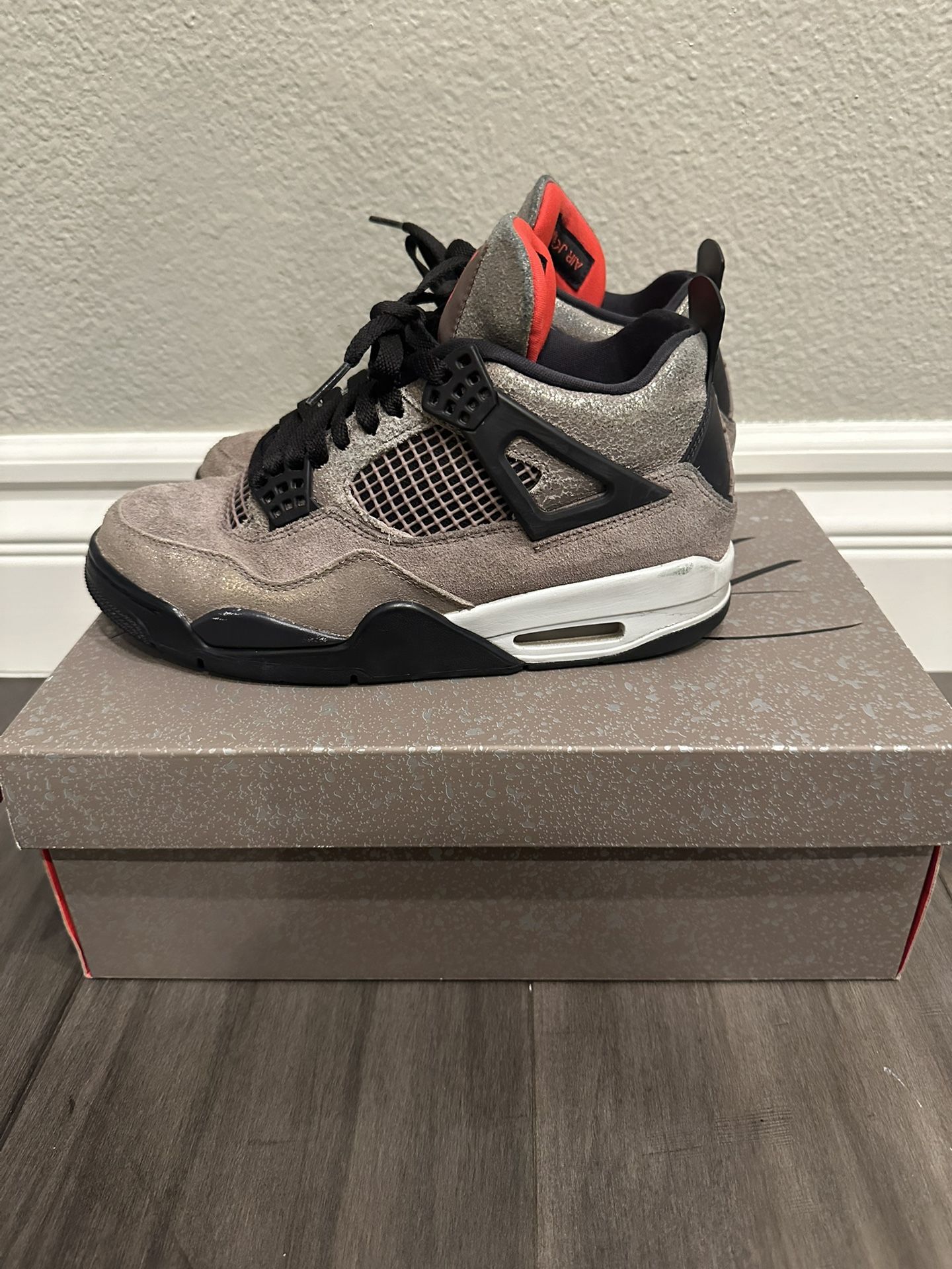 Air Jordan 4 Retro Taupe Haze