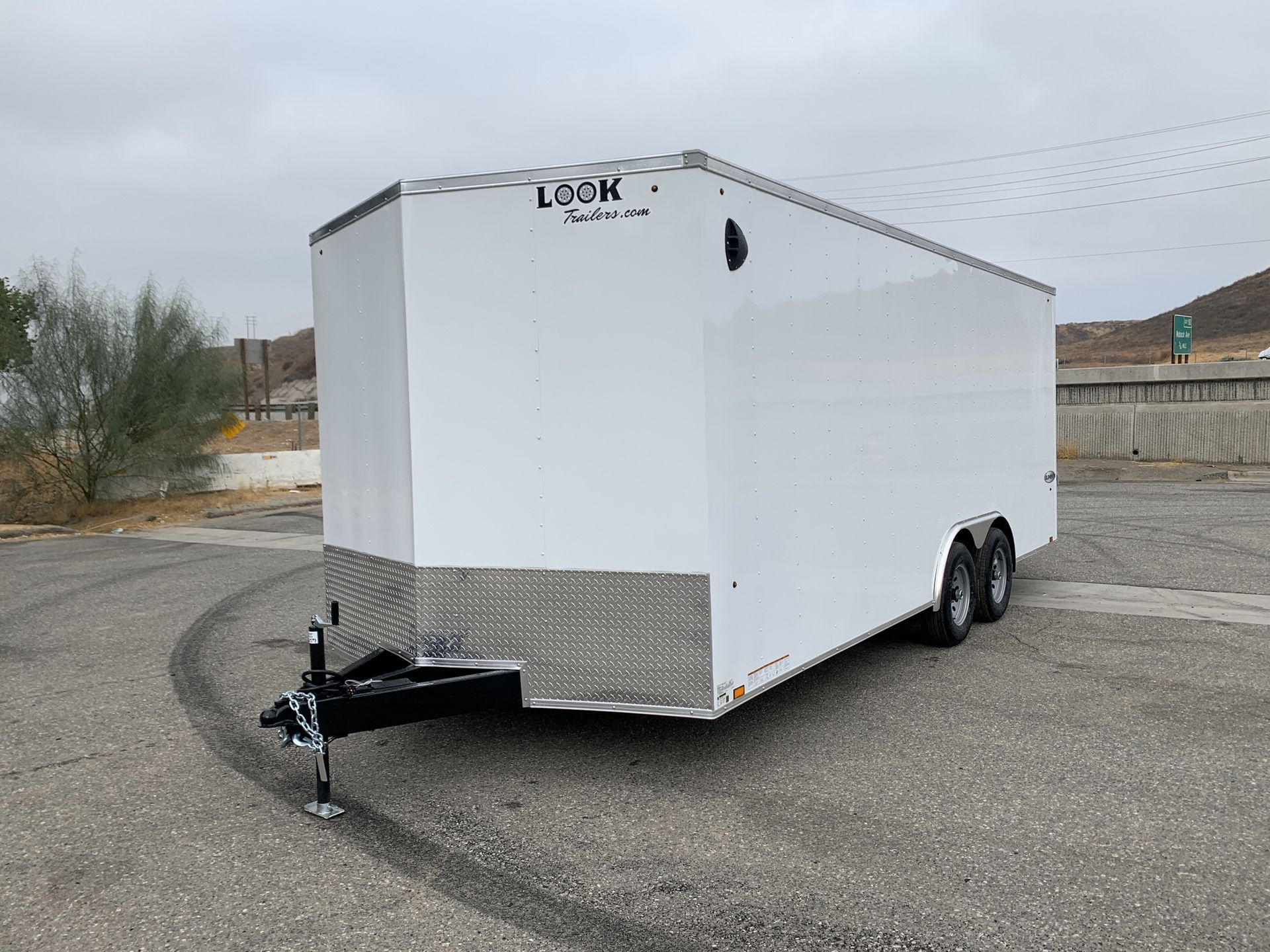 New 8.5x20 Enclosed Look Trailer * 10,000 GVWR *