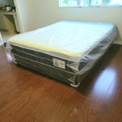 NEW QUEEN PILLOWTOP SET MATTRESS AND BOX SPRING-2PCS