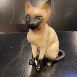 1960’s Vintage Lefton Siamese Cat Figurine Japan 5 ¼” high by 5” wide excellent condition