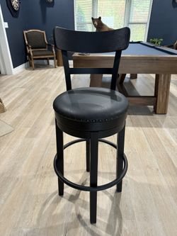 4 Bar Height Bar Stools