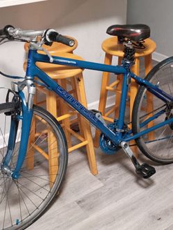 Cannondale Blue Hybrid Bike