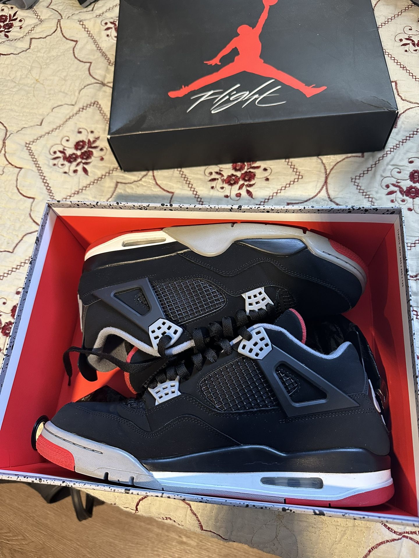 Jordan 4 Bred
