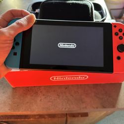 Nintendo Switch w Memory Card & Games 