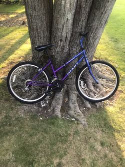 26” Giant Mountain Bike for Sale in Northfield, OH - OfferUp