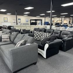 New Sofa & Loveseat. 🚚WE DELIVER🚚