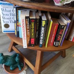 Vintagr Table ,hard To Find