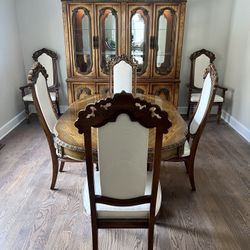 Pristine Hollywood Regency - Italian Provincial Formal Dining Room Set