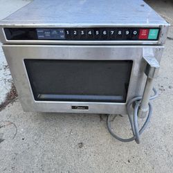 MIDEA 1800w MICROWAVE 