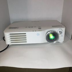 Panasonic PT-AX100U LCD 720P Projector Home Theater =PARTS OR REPAIR ONLY=