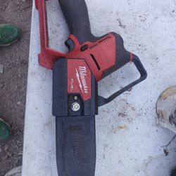 Milwaukee Chainsaw