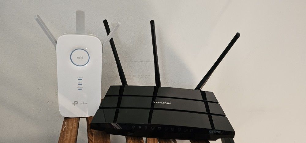 TP-Link Router and Extender