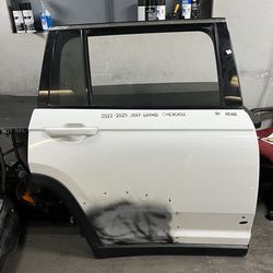 2022-2023-2024-2025 JEEP GRAND CHEROKEE RIGHT REAR DOOR OEM USED #9464