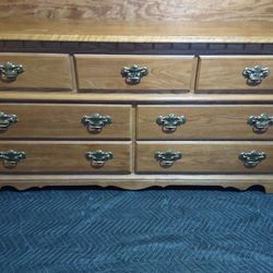 Dresser / Chest Of Drawers 