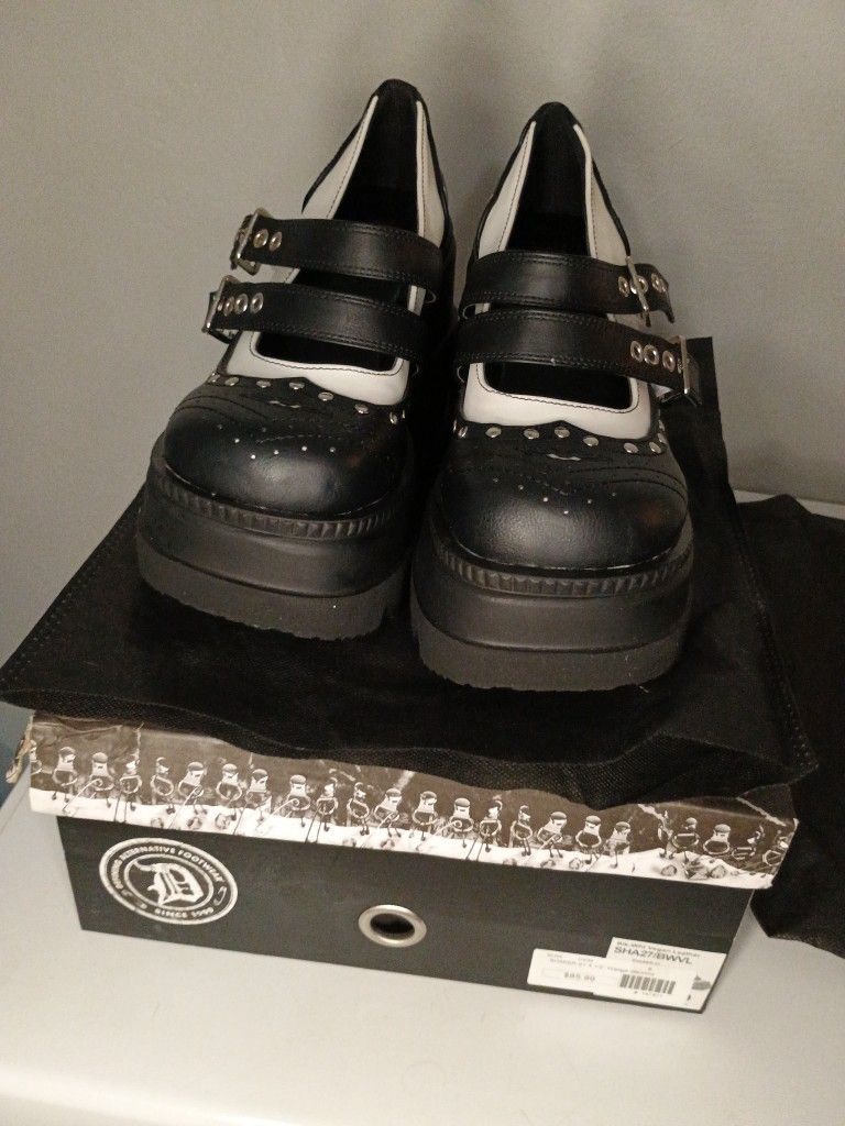 Shaker-27 4 1/2 Demonia Wedges Size 9