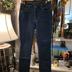 Ladies Levi's Size 12,  31x30