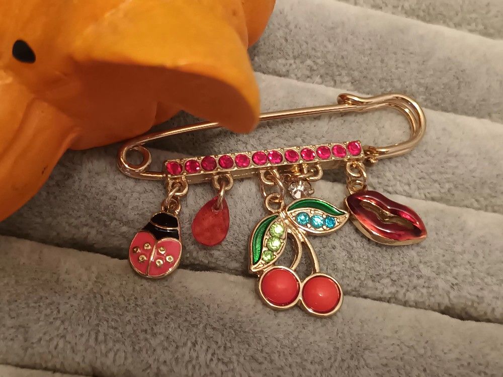 Beautiful Unique Classic Enamel Jewelry Dangle Brooch Safety Pin