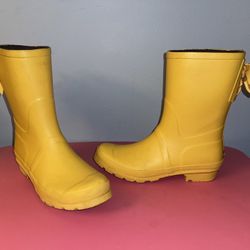 Lemon Brand Women’s Rain Boots In Yellow. Rare And Hard To Find!